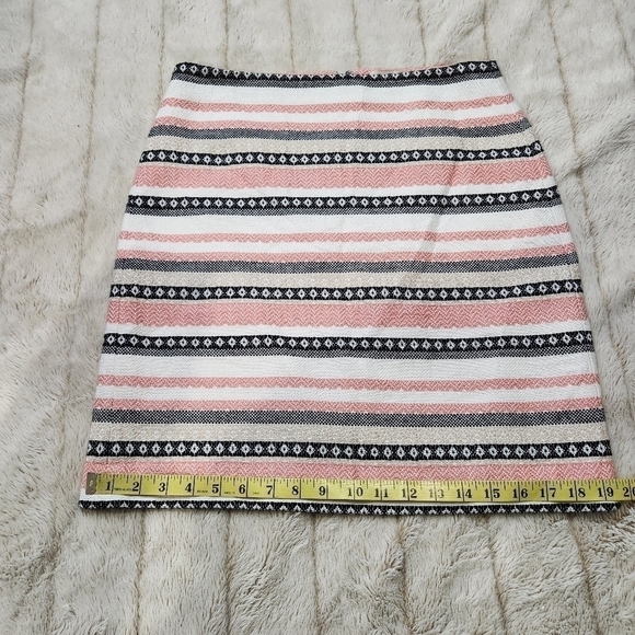 Size 4 Pencil Skirt knee-length Cotton blend Woven White Tan Black Pink LOFT - Picture 10 of 13